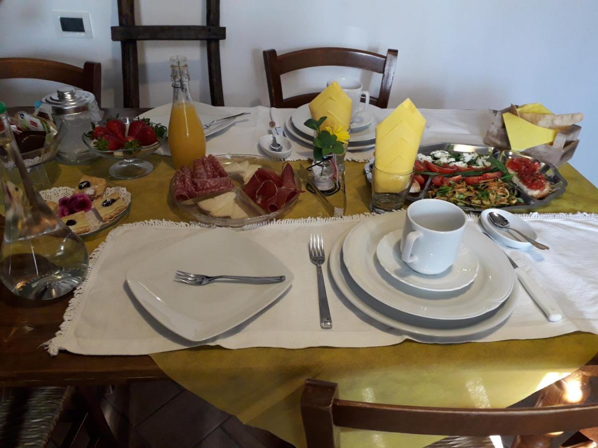 モンティッキエッロ Agriturismo Campo Alla Pianaヴィラ エクステリア 写真